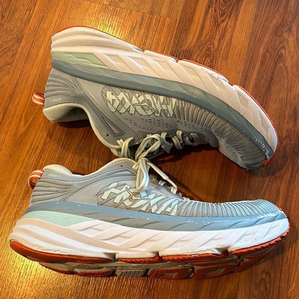 Hoka one Bondi 7 light blue white size 8.5